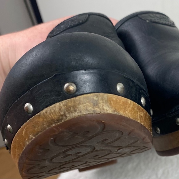 UGG Abbie Sz 9 Wooden Platform Clogs Mules Shoes Black Leather Fur Lined Studded - Picture 9 of 12
